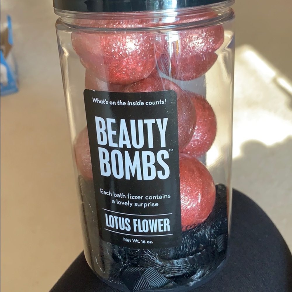 Beauty Bombs bath bombs